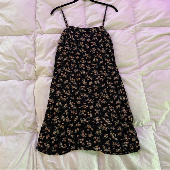 American Eagle Outfitters Dresses & Skirts - American Eagle floral slip dress size M